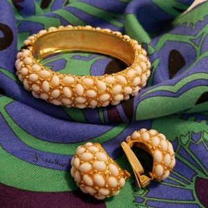 Bracelet and earrings